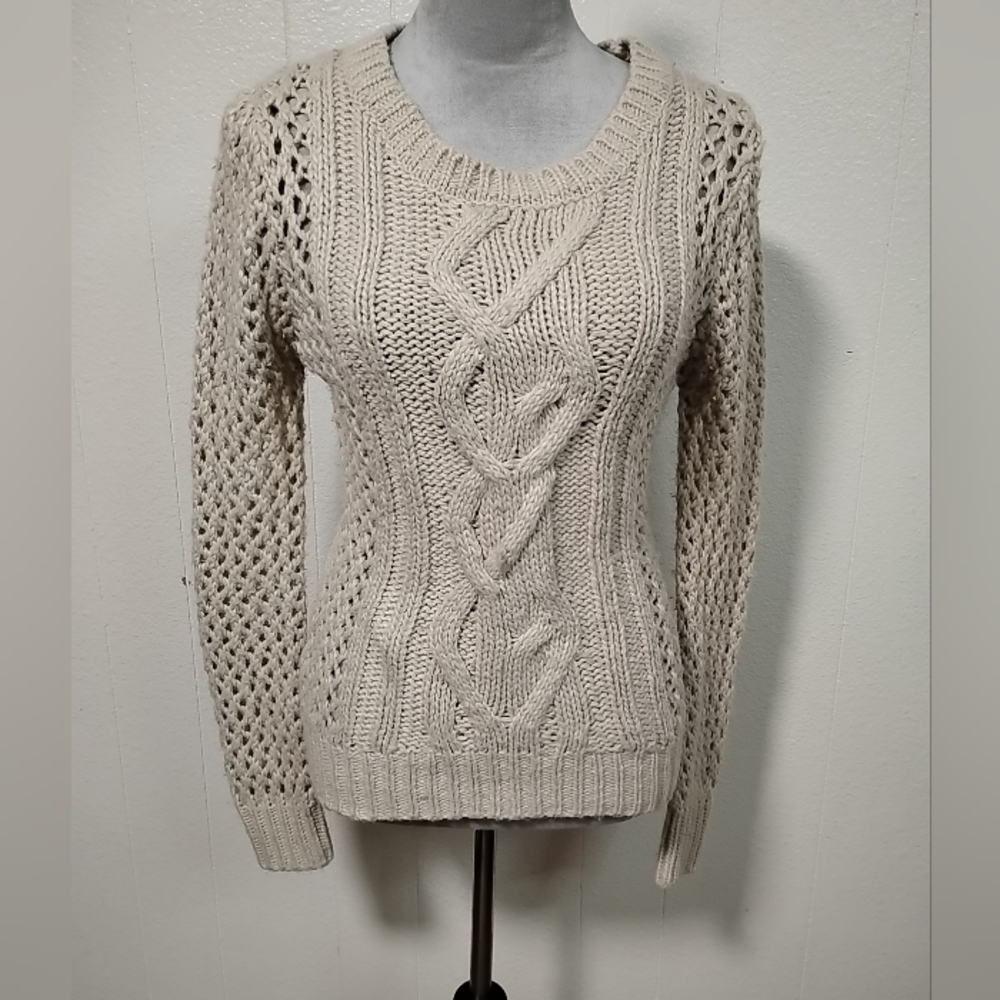 CHARLOTTE RUSSE Cable Knit Pullover Sweater Women's Size M Long Sleeve Light Tan